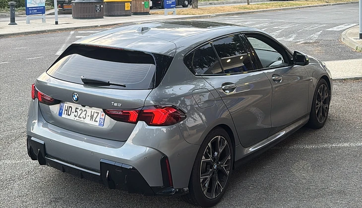 location-BMW-Paris-roadstr