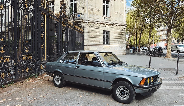 location-BMW-Levallois-Perret-roadstr