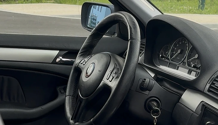 location-BMW-Paris-roadstr