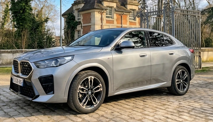 location-BMW-Paris-roadstr
