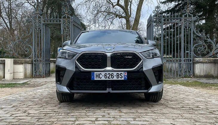 location-BMW-Paris-roadstr
