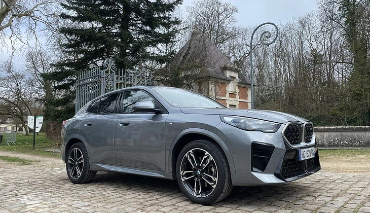 location-BMW-Paris-roadstr