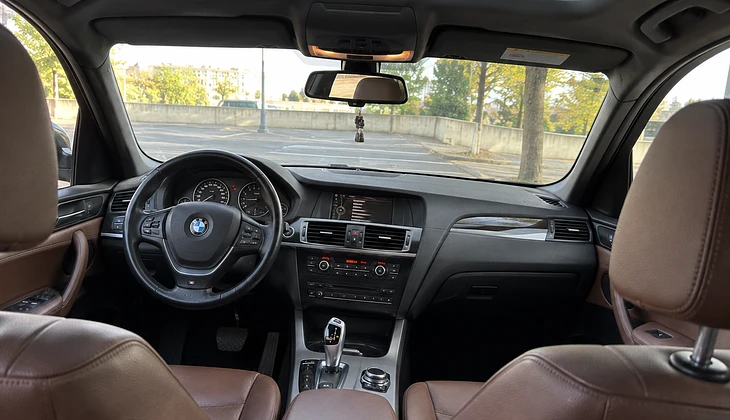 location-BMW-Paris-roadstr