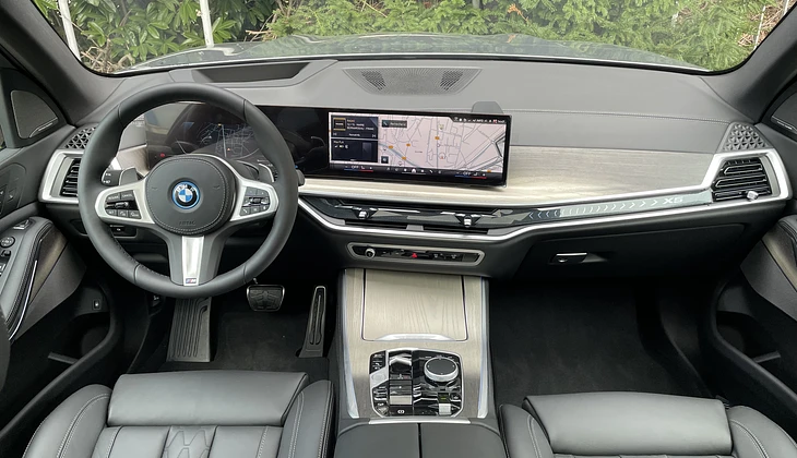 location-BMW-Paris-roadstr