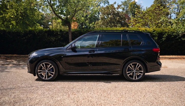 location-BMW-Courbevoie-roadstr