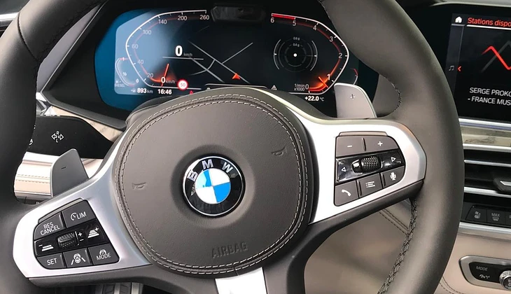 location-BMW-Courbevoie-roadstr