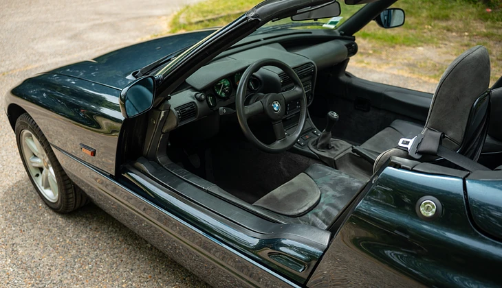 location-BMW-Courbevoie-roadstr
