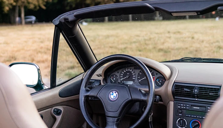 location-BMW-Puteaux-roadstr