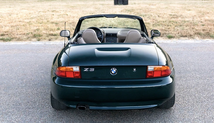 location-BMW-Puteaux-roadstr