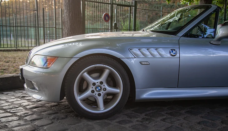 location-BMW-Pantin-roadstr