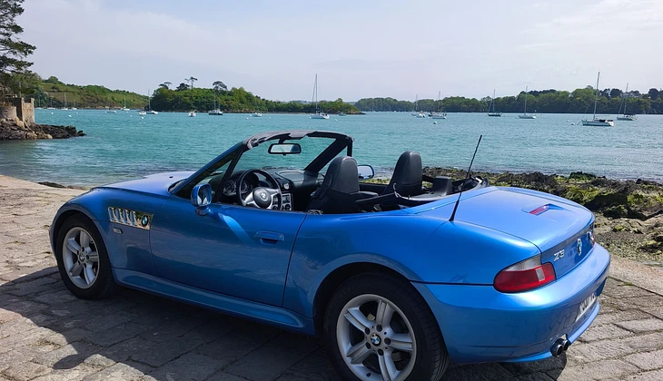 location-BMW-Saint-Coulomb-roadstr