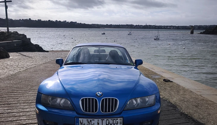 location-BMW-Saint-Coulomb-roadstr