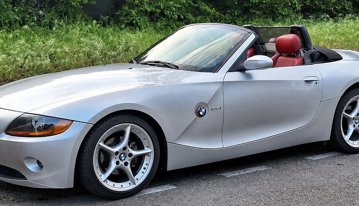 location-BMW-Puteaux-roadstr
