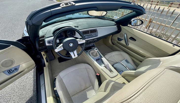 location-BMW-La Rochelle-roadstr