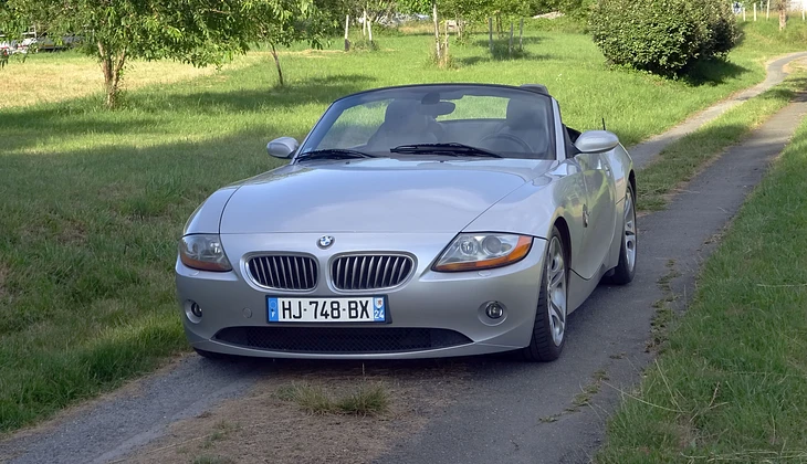 location-BMW-Bourrou-roadstr