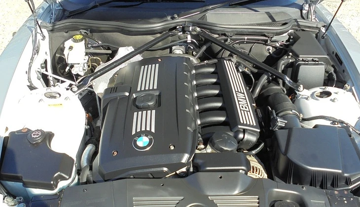 location-BMW-Montaigu-Vendée-roadstr