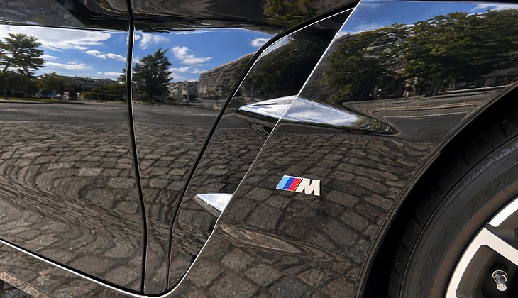 location-BMW-Paris-roadstr