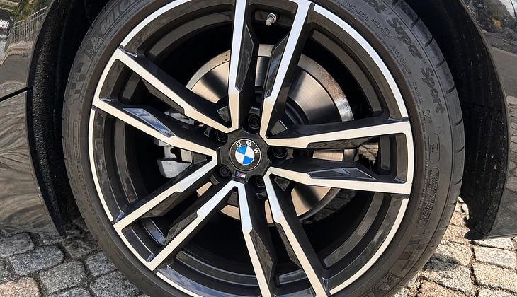 location-BMW-Paris-roadstr