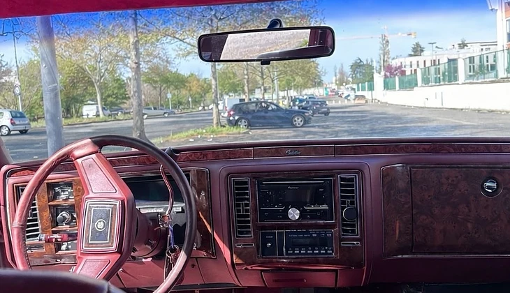 location-CADILLAC-Bron-roadstr