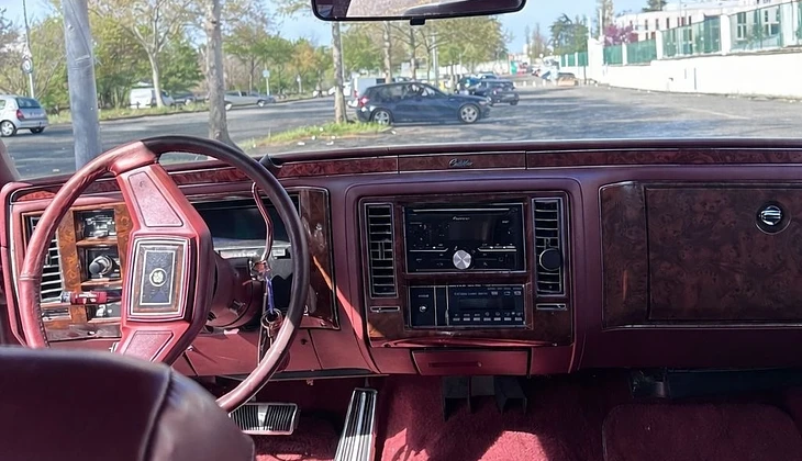 location-CADILLAC-Bron-roadstr