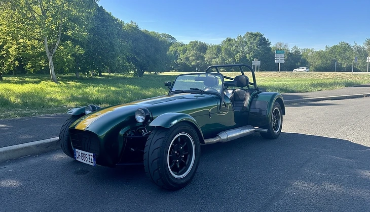location-CATERHAM-Joué-lès-Tours-roadstr
