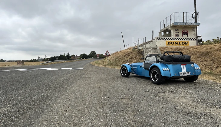 location-CATERHAM-Maintenon-roadstr