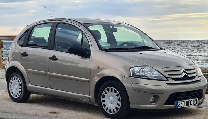 location-CITROEN-Hyères-roadstr
