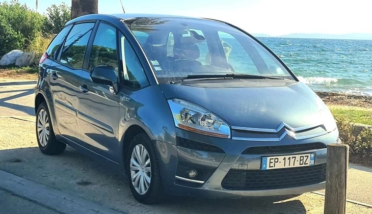 location-CITROEN-Hyères-roadstr