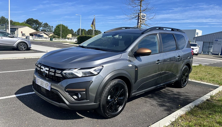 location-DACIA-Bordeaux-roadstr