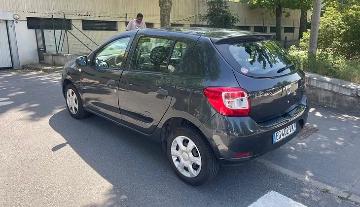 location-DACIA-Le Kremlin-Bicêtre-roadstr