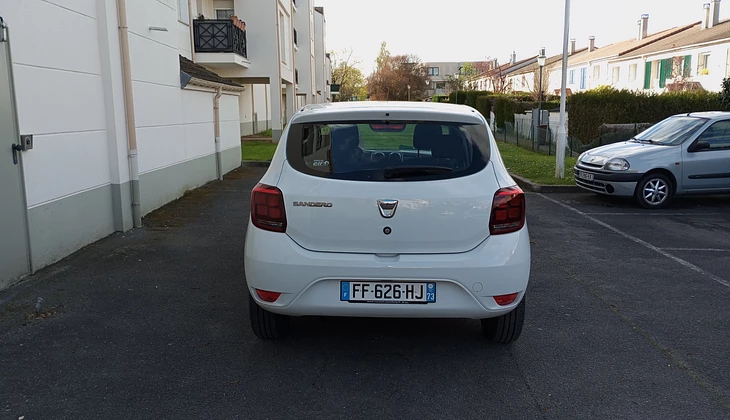 location-DACIA-Osny-roadstr