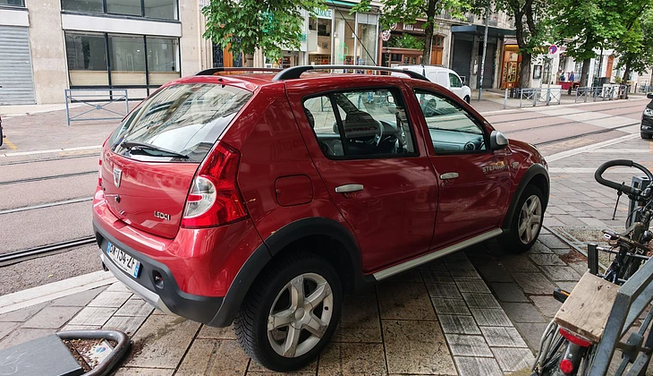 location-DACIA-Ajaccio-roadstr
