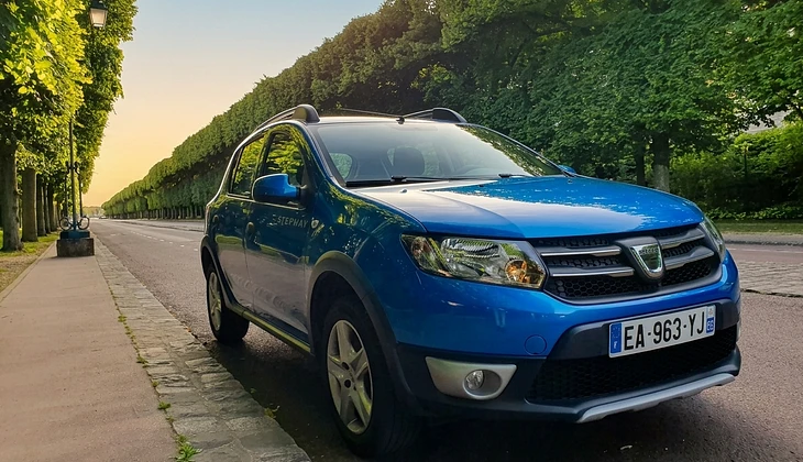 location-DACIA-Bourg-la-Reine-roadstr