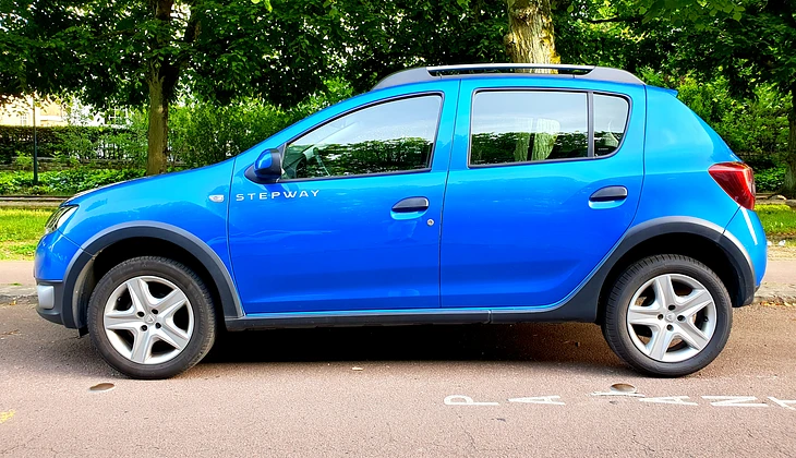 location-DACIA-Bourg-la-Reine-roadstr
