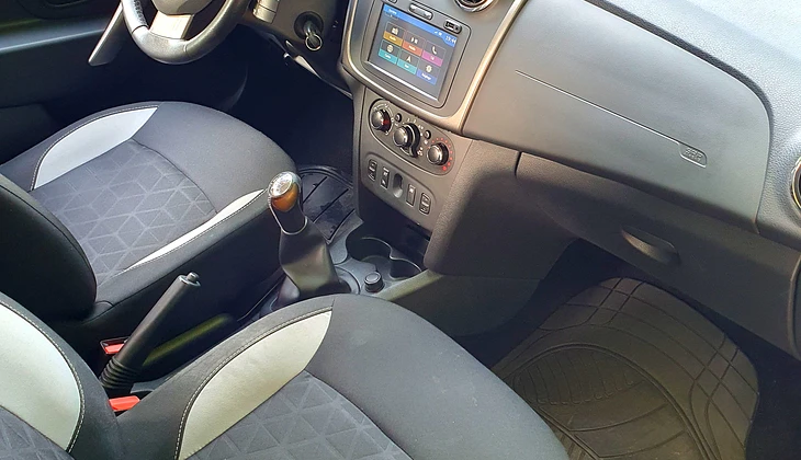 location-DACIA-Bourg-la-Reine-roadstr