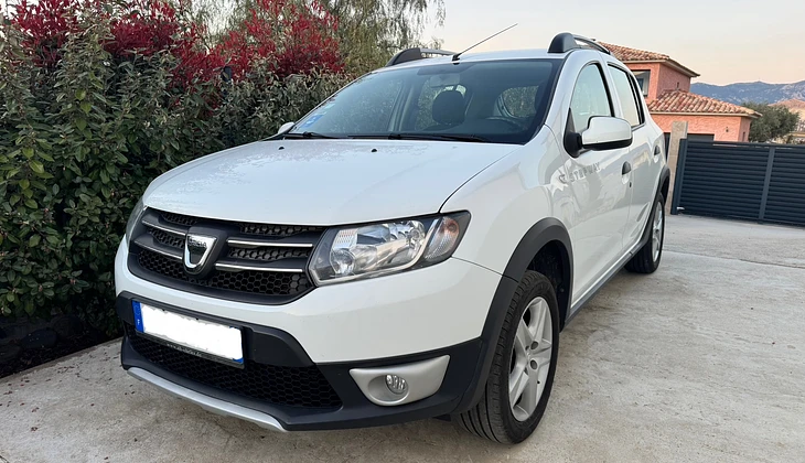 location-DACIA-Calenzana-roadstr