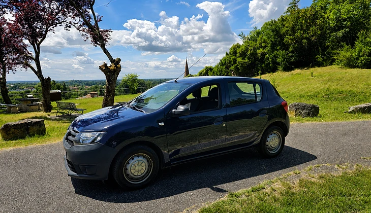 location-DACIA-Tauriac-roadstr