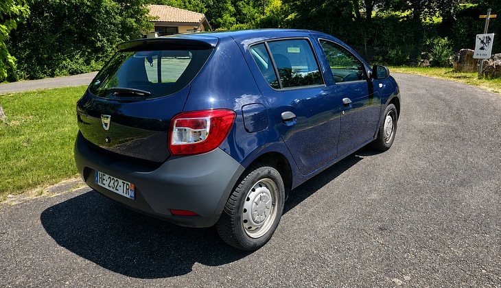 location-DACIA-Tauriac-roadstr
