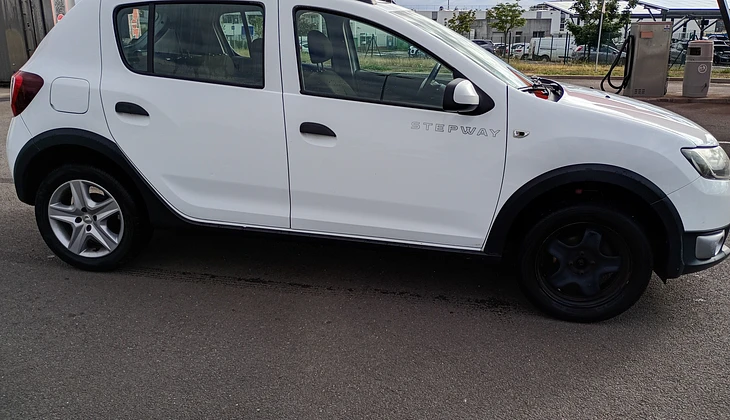 location-DACIA-Torcy-roadstr
