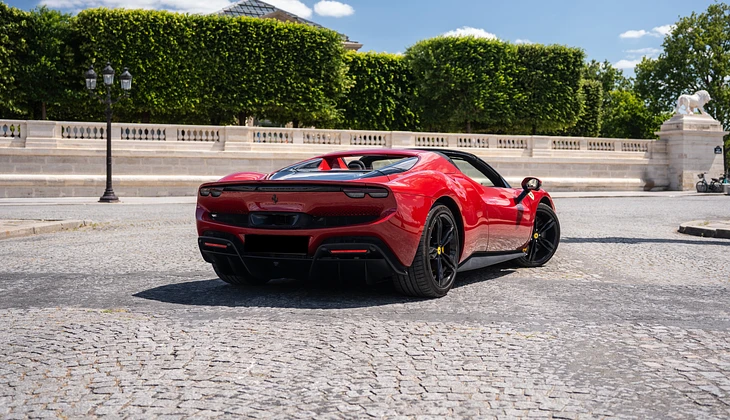 location-FERRARI-Paris-roadstr