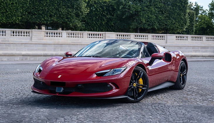location-FERRARI-Paris-roadstr