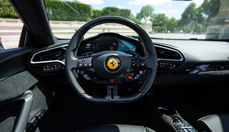 location-FERRARI-Paris-roadstr