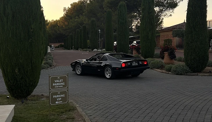 location-FERRARI-Grimaud-roadstr