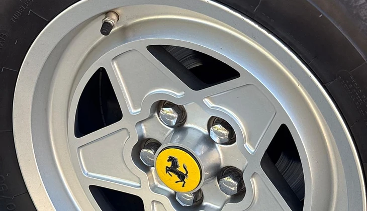location-FERRARI-Le Lavandou-roadstr