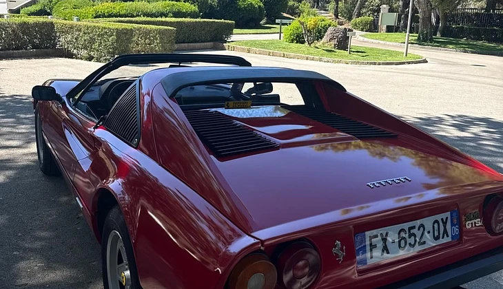 location-FERRARI-Le Lavandou-roadstr