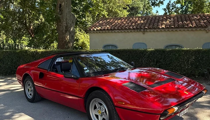 location-FERRARI-Le Lavandou-roadstr