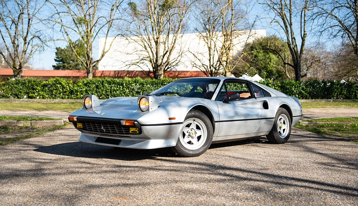 location-FERRARI-Courbevoie-roadstr