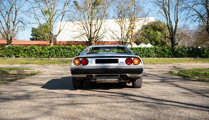 location-FERRARI-Courbevoie-roadstr