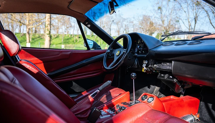 location-FERRARI-Courbevoie-roadstr