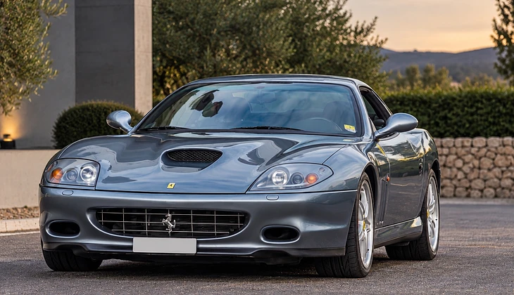 location-FERRARI-Paris-roadstr